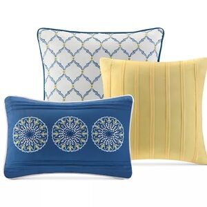 3 Decorative Pillows